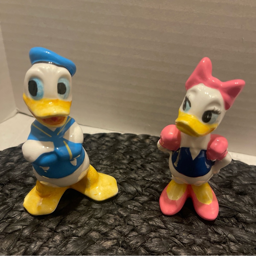 Vintage Donald Duck & Daisey Walt Disney Figurine Set - Blue and Pink, Japan
